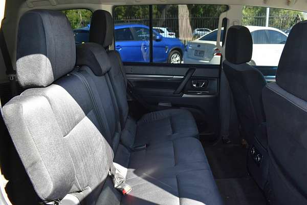 2017 Mitsubishi Pajero GLX NX