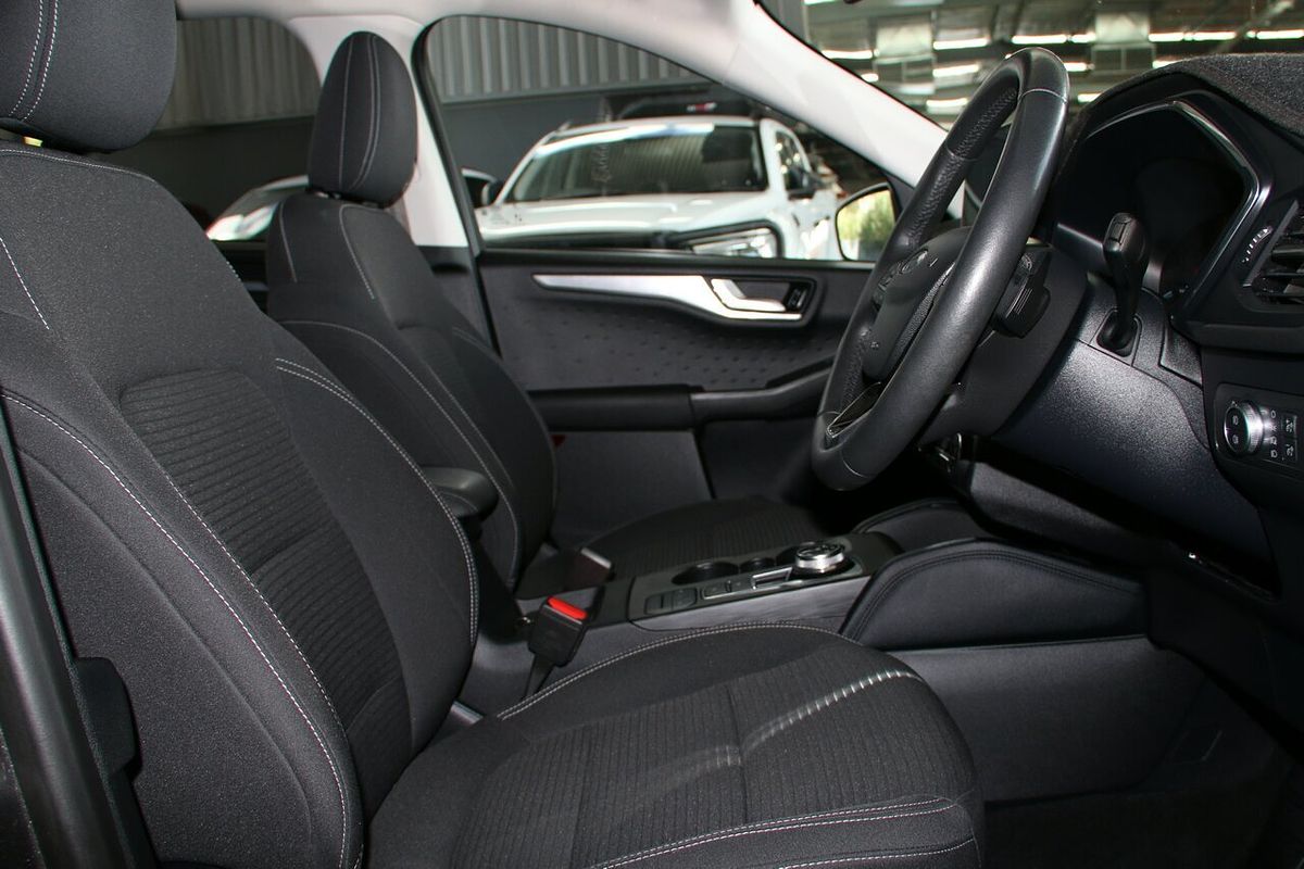 2020 Ford Escape ZH