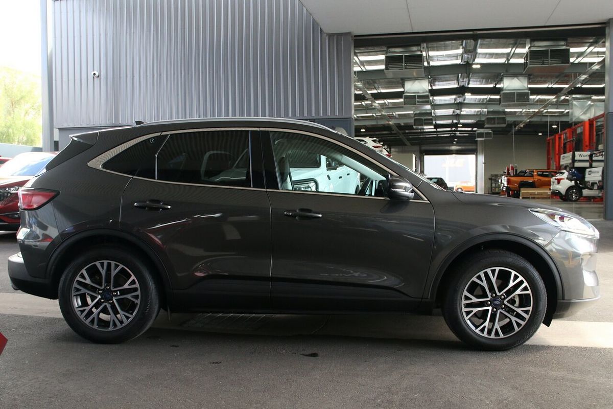 2020 Ford Escape ZH