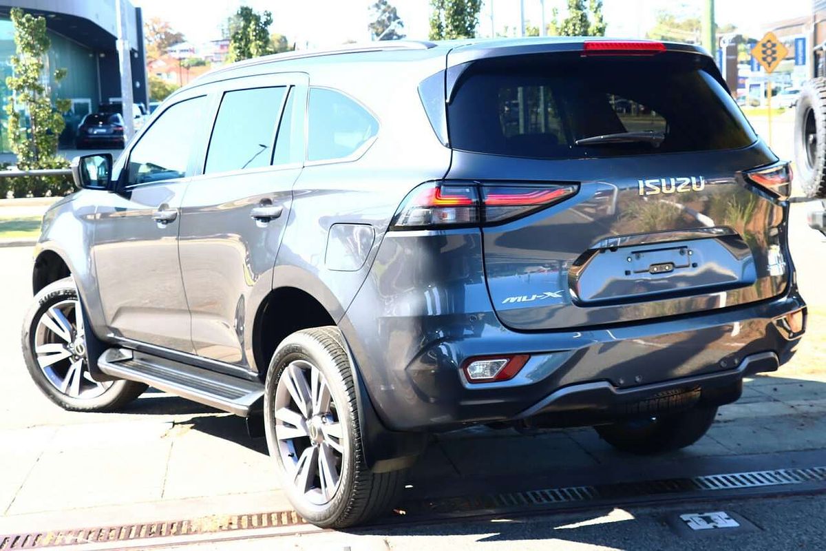 2023 Isuzu MU-X LS-T