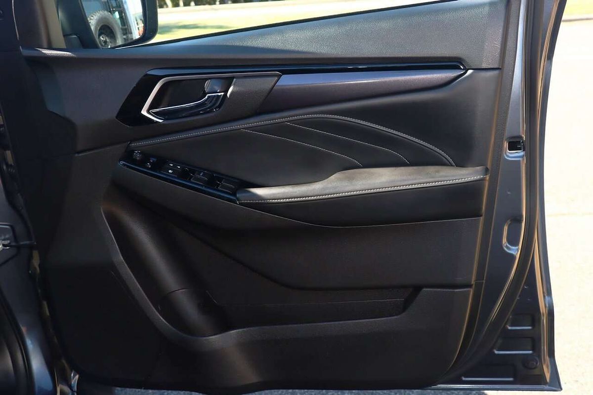 2023 Isuzu MU-X LS-T