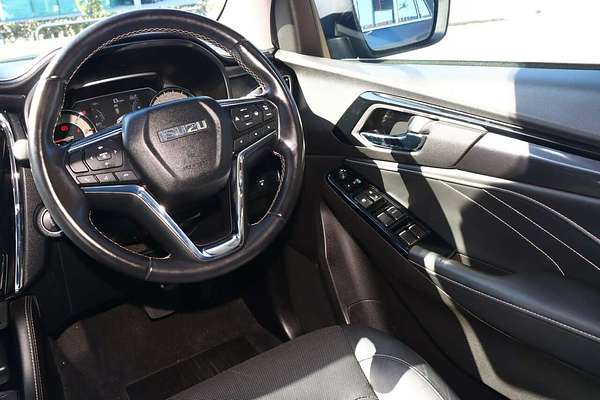 2023 Isuzu MU-X LS-T