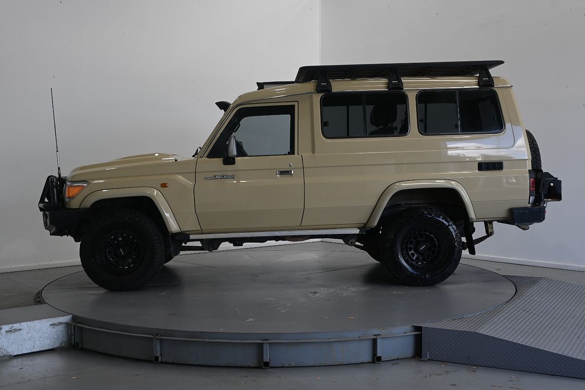 2022 Toyota Landcruiser GXL Troopcarrier VDJ78R