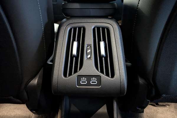 2024 BMW X1 sDrive18i U11