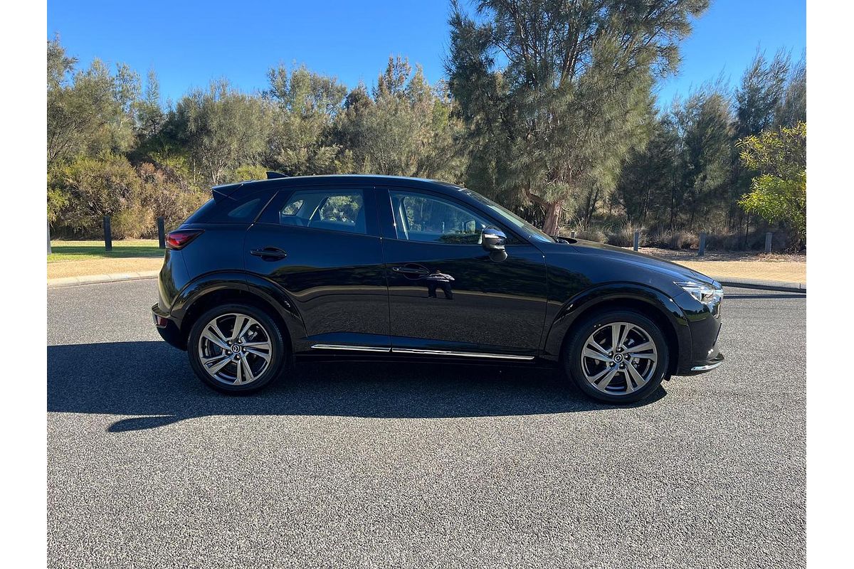 2025 Mazda CX-3 G20 Akari DK