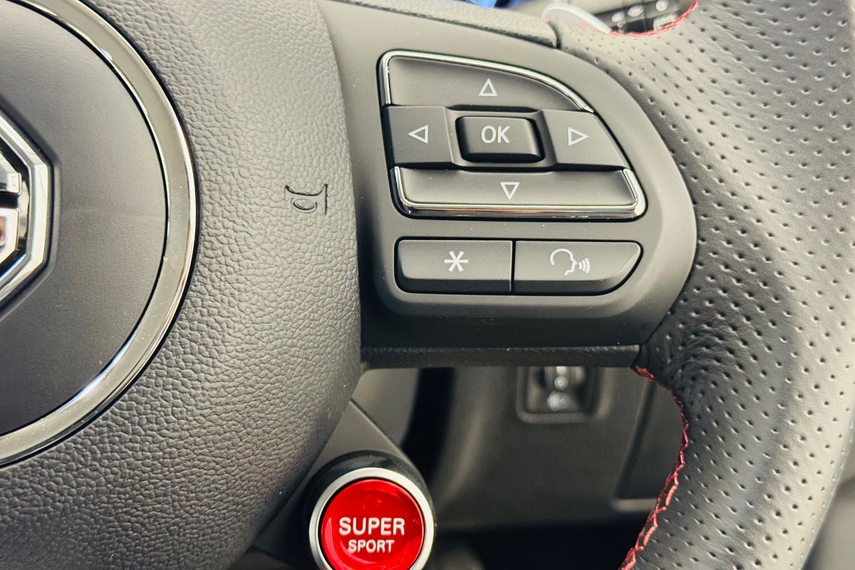 2024 MG HS Excite SAS23