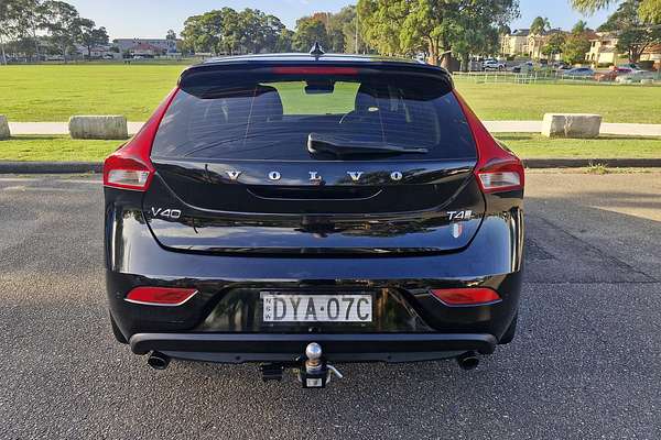 2018 Volvo V40 Cross Country T4
