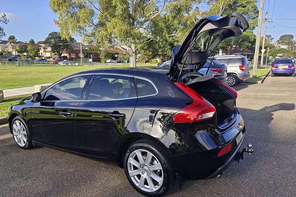 2018 Volvo V40 Cross Country T4