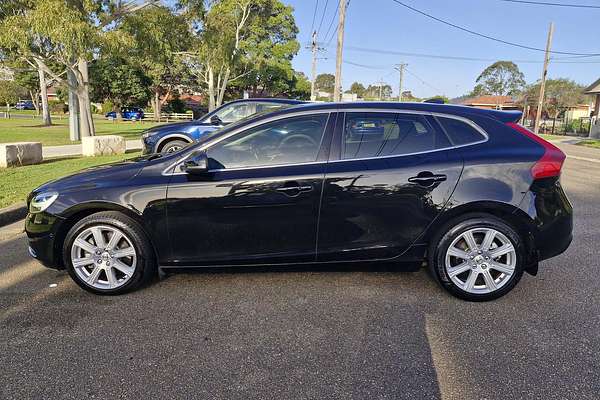 2018 Volvo V40 Cross Country T4
