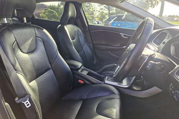 2018 Volvo V40 Cross Country T4
