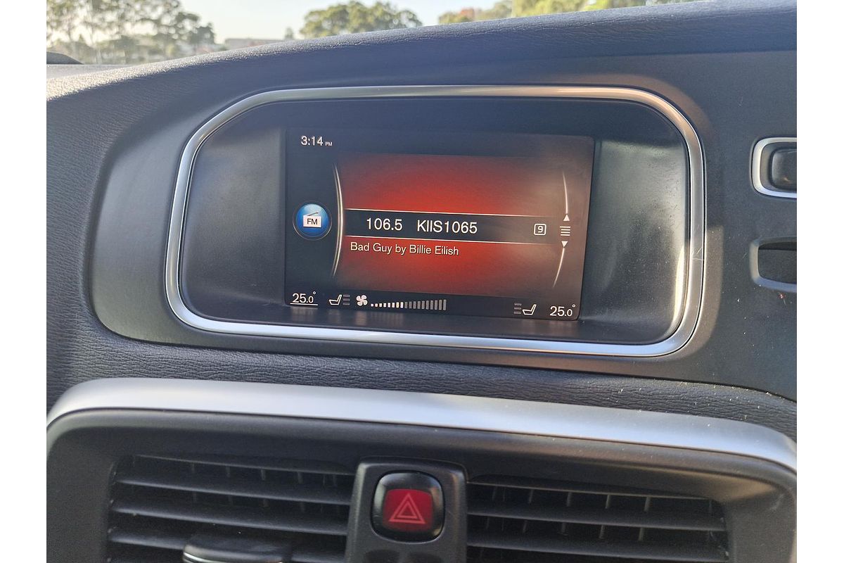 2018 Volvo V40 Cross Country T4