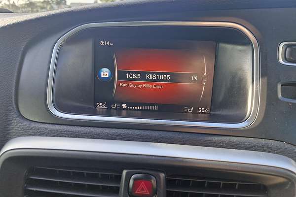 2018 Volvo V40 Cross Country T4