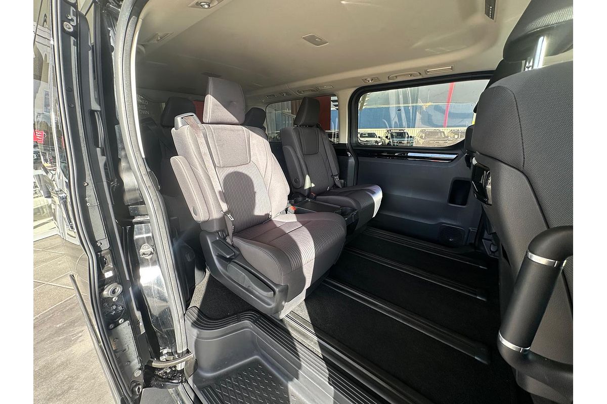 2019 Toyota Granvia GDH303R