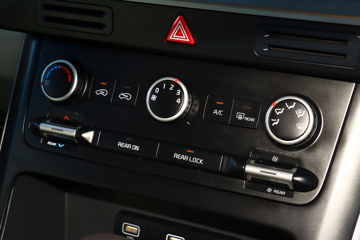 2023 Kia Carnival S KA4