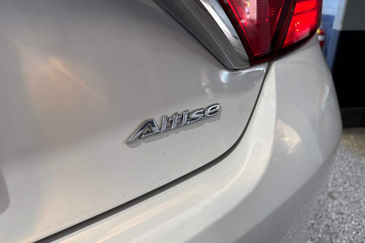 2016 Toyota Camry Altise ASV50R