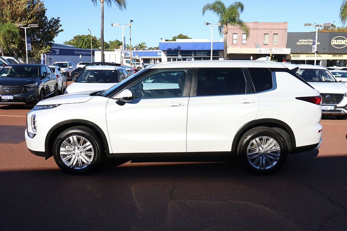 2022 Mitsubishi Outlander LS ZM