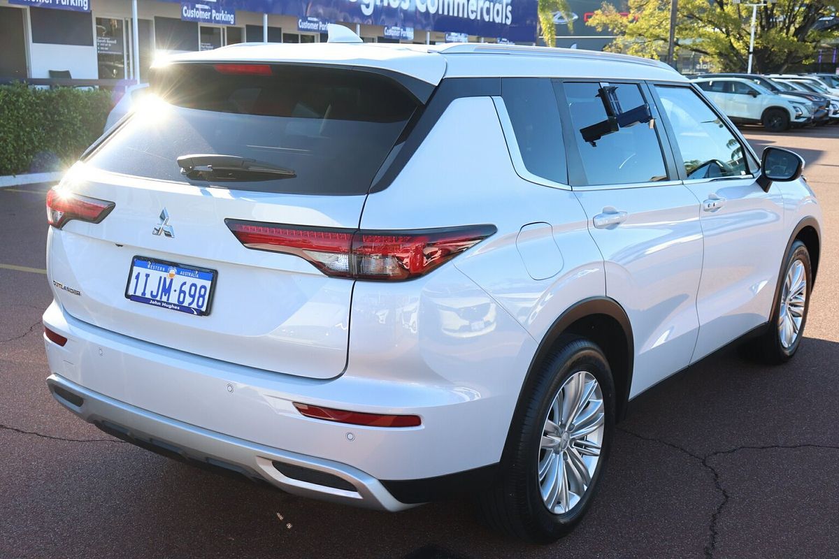 2022 Mitsubishi Outlander LS ZM