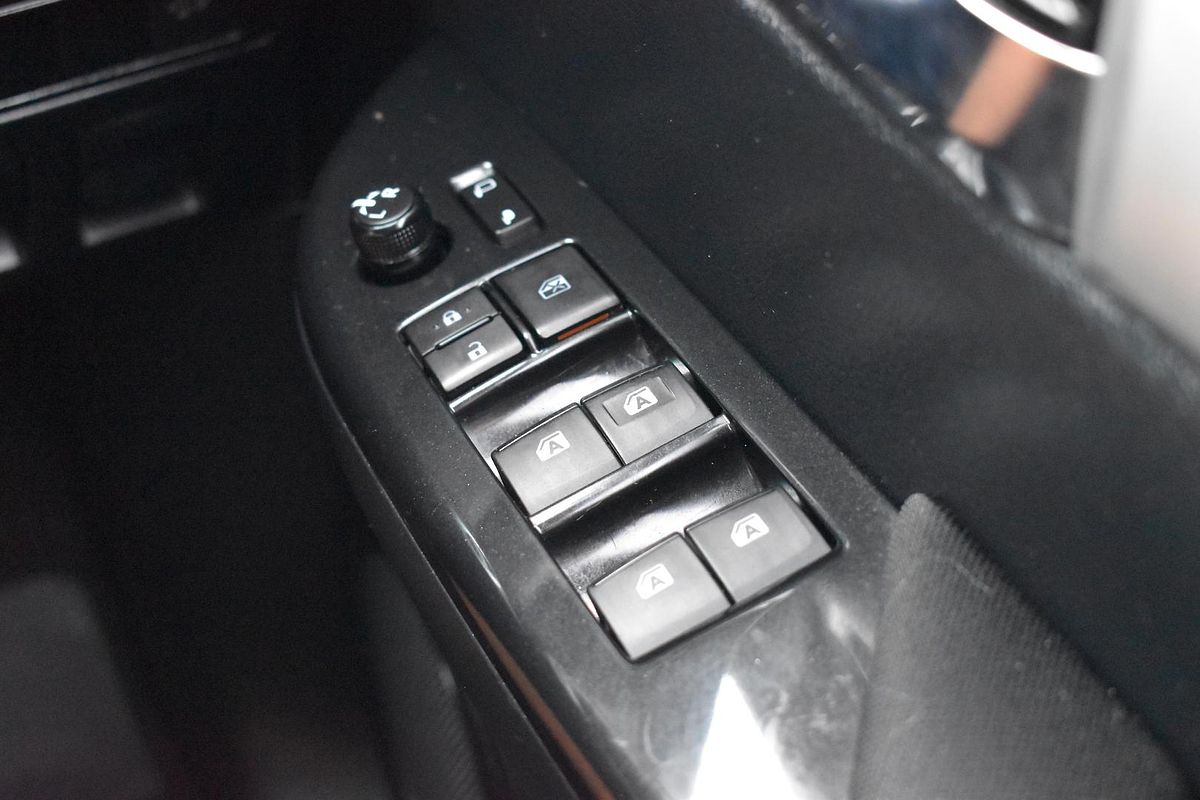 2018 Toyota Hilux SR5 GUN126R 4X4