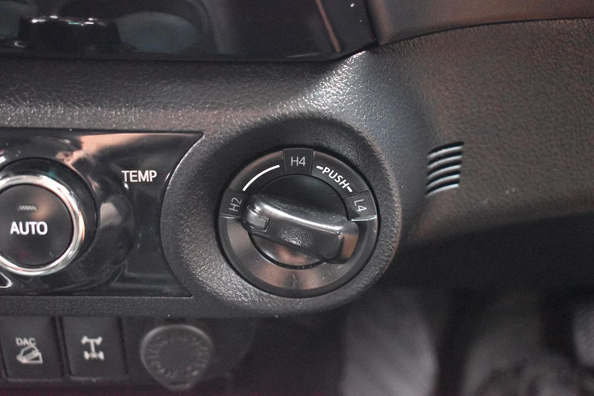 2018 Toyota Hilux SR5 GUN126R 4X4
