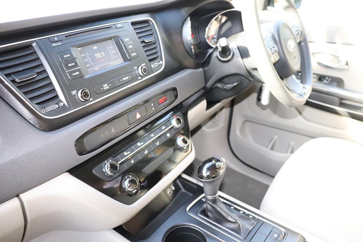 2016 Kia Carnival S YP