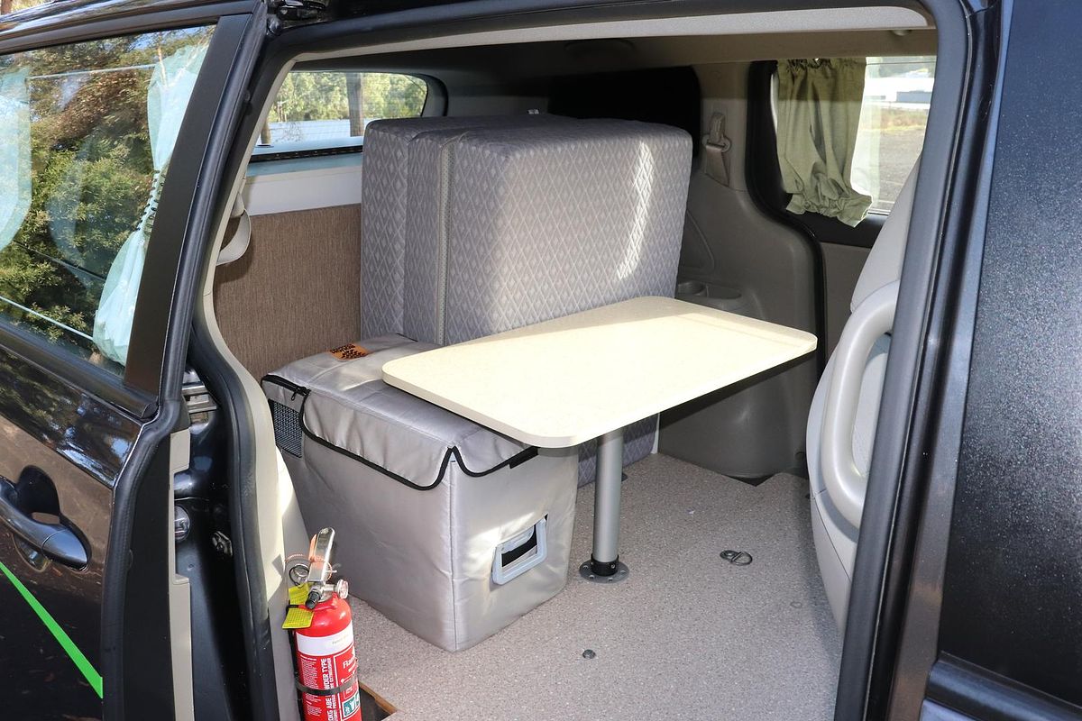 2016 Kia Carnival S YP