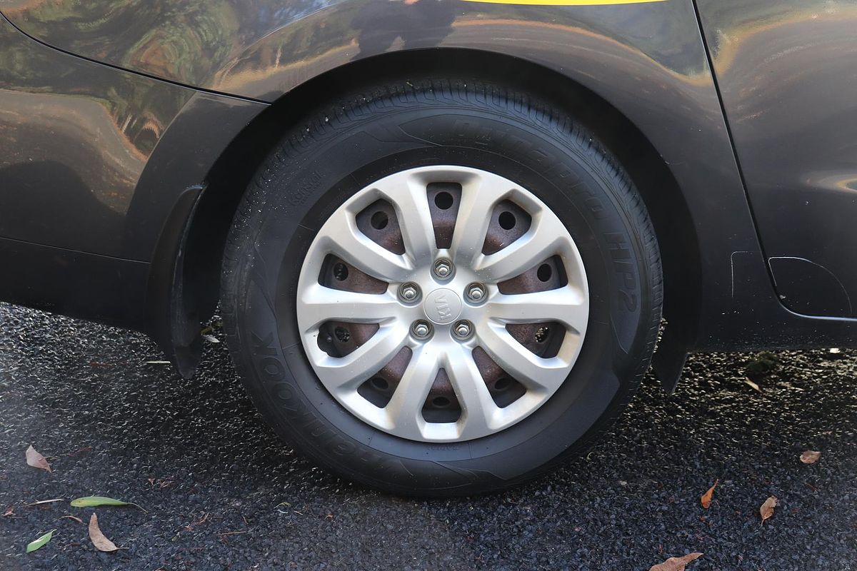 2016 Kia Carnival S YP