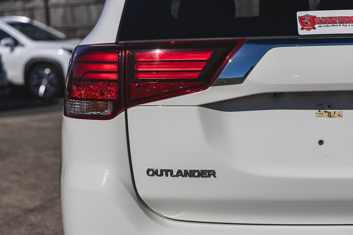 2017 Mitsubishi Outlander LS Safety Pack ZK