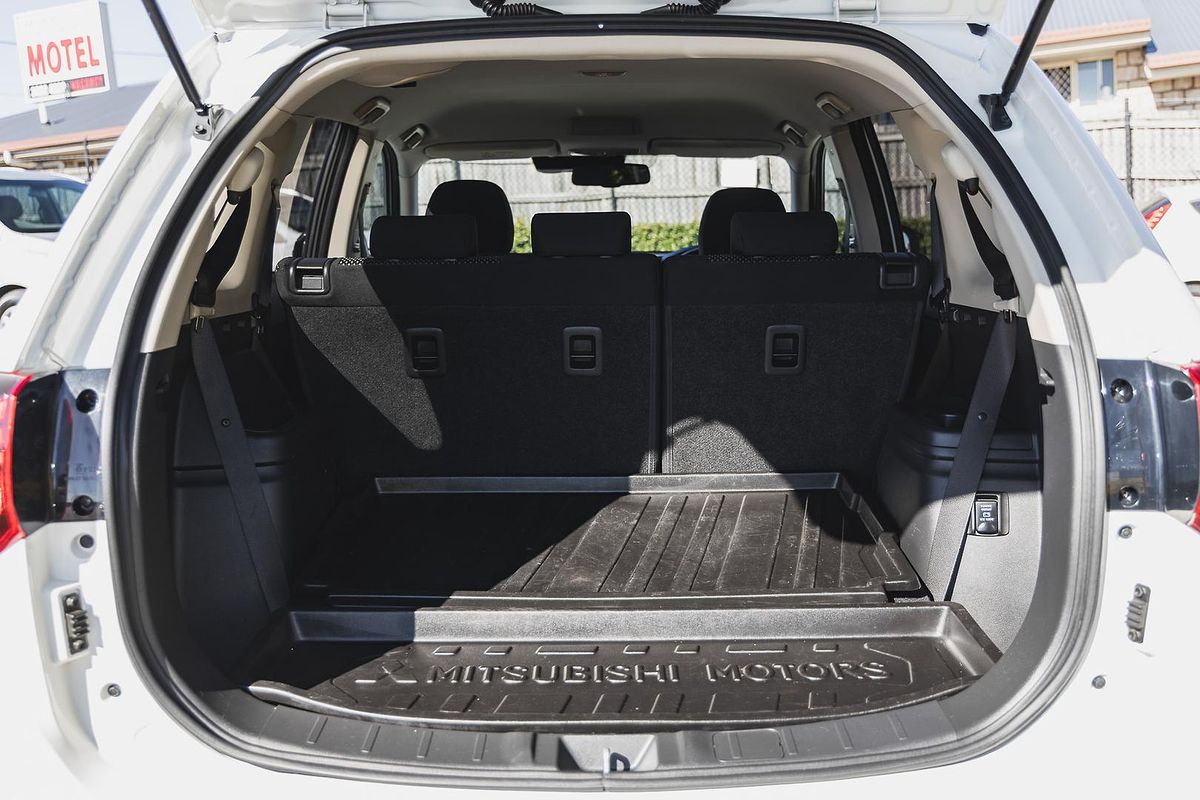 2017 Mitsubishi Outlander LS Safety Pack ZK