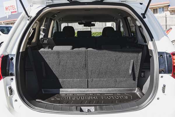 2017 Mitsubishi Outlander LS Safety Pack ZK
