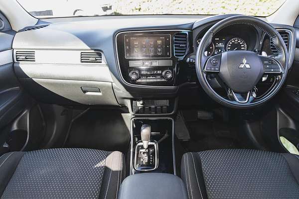 2017 Mitsubishi Outlander LS Safety Pack ZK