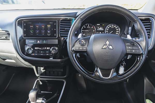 2017 Mitsubishi Outlander LS Safety Pack ZK