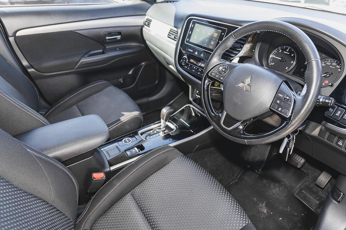 2017 Mitsubishi Outlander LS Safety Pack ZK