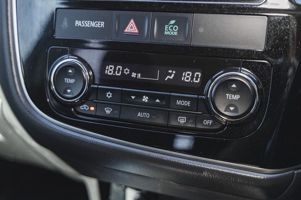 2017 Mitsubishi Outlander LS Safety Pack ZK