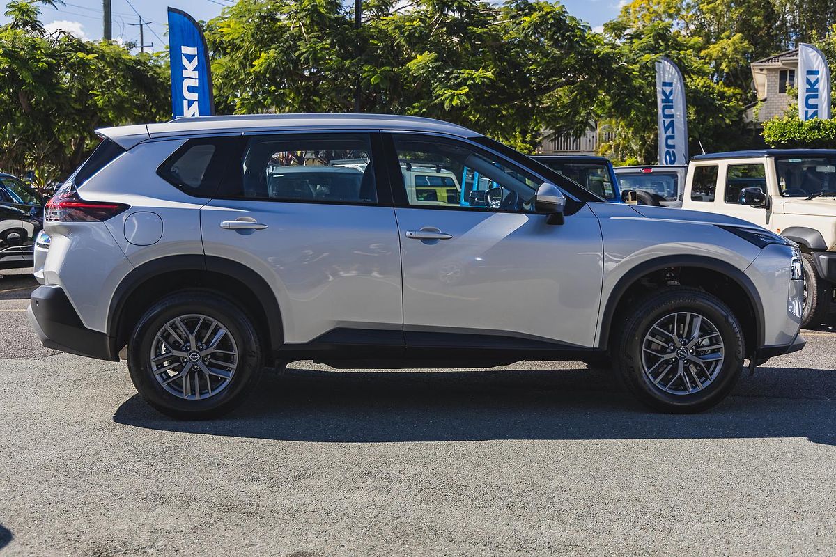 2024 Nissan X-TRAIL ST T33