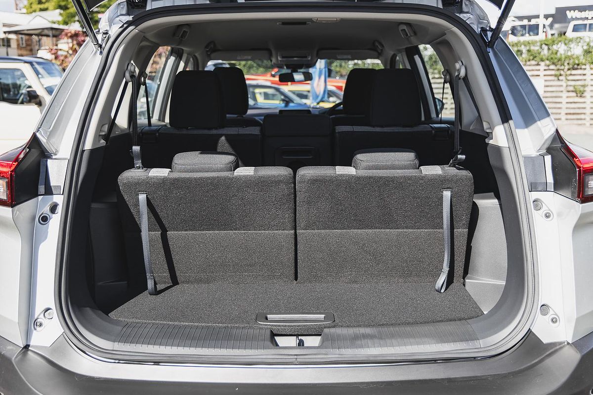 2024 Nissan X-TRAIL ST T33