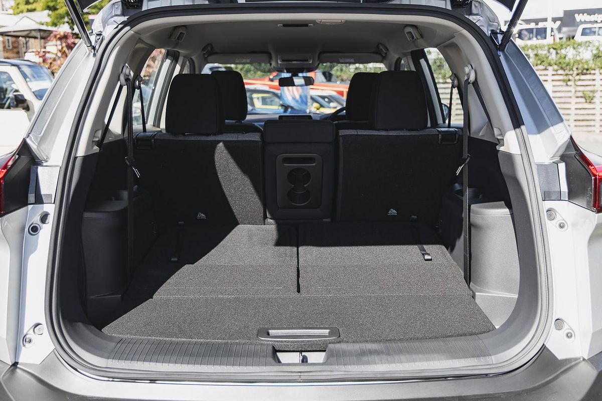 2024 Nissan X-TRAIL ST T33
