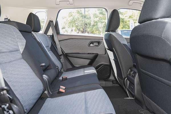 2024 Nissan X-TRAIL ST T33