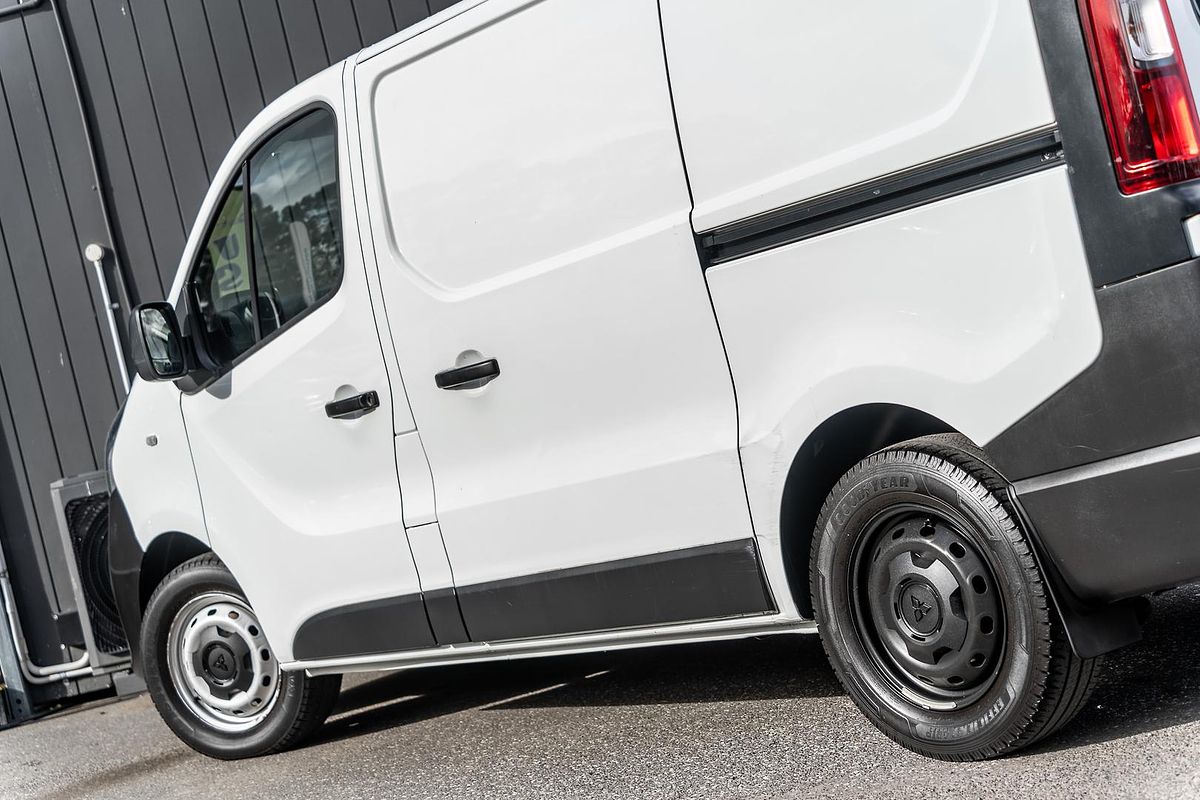 2020 Mitsubishi Express GLX SN SWB