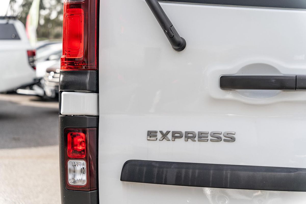 2020 Mitsubishi Express GLX SN SWB