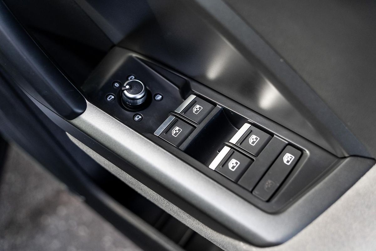 2021 Audi Q3 40 TFSI S line F3