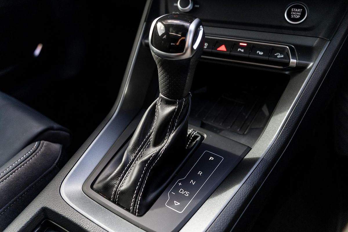 2021 Audi Q3 40 TFSI S line F3