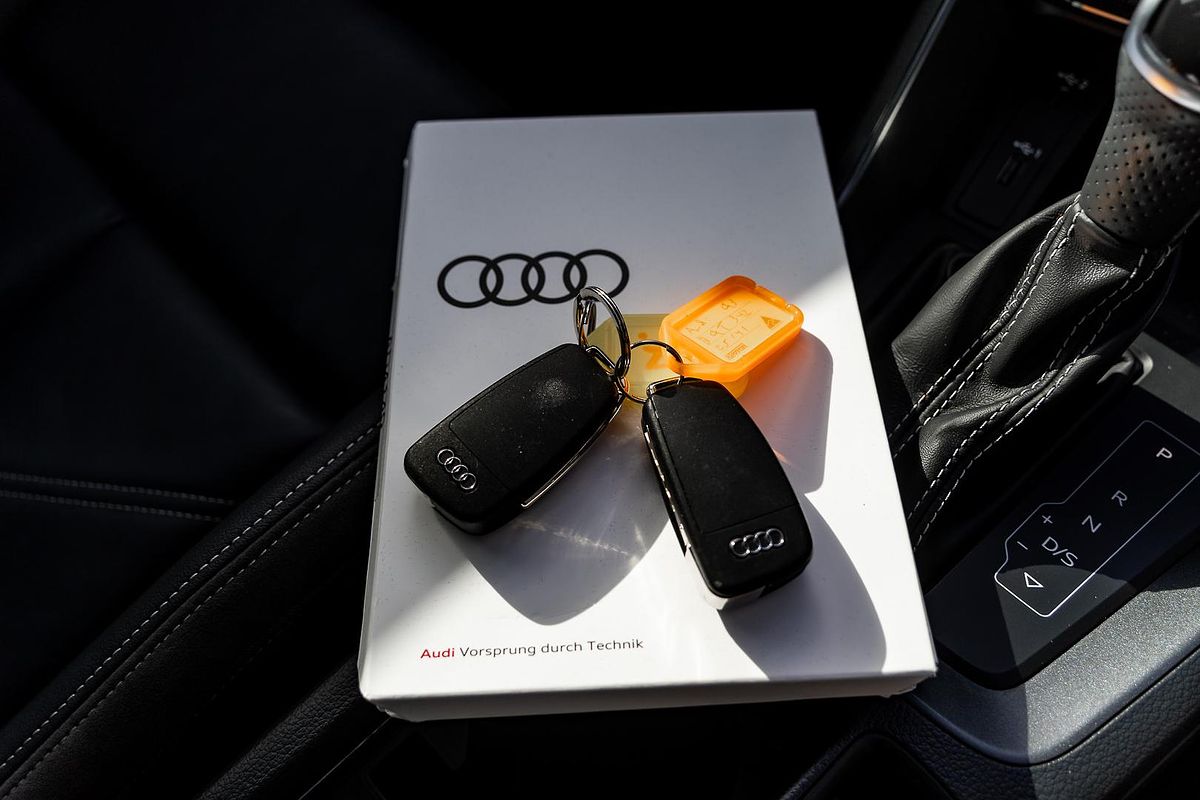 2021 Audi Q3 40 TFSI S line F3