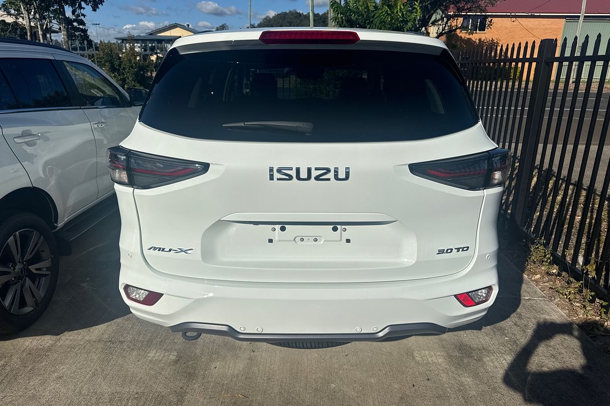2024 Isuzu MU-X LS-T