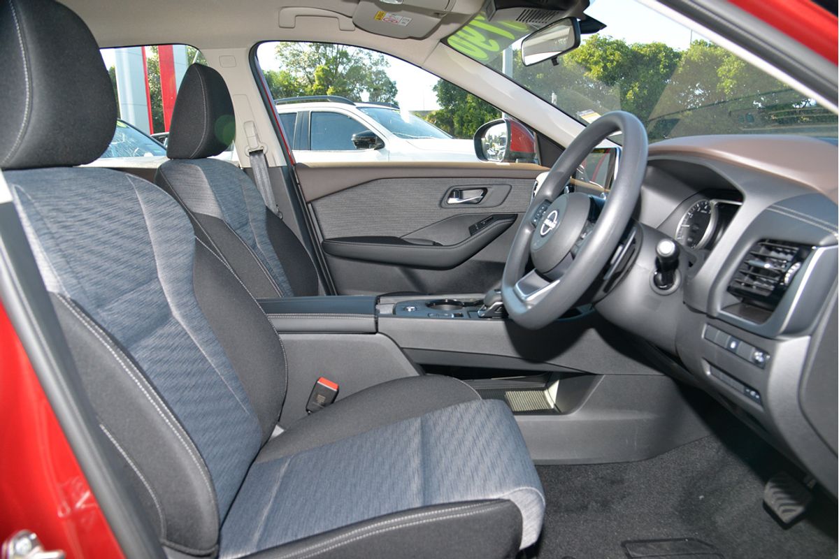 2024 Nissan X-TRAIL ST T33