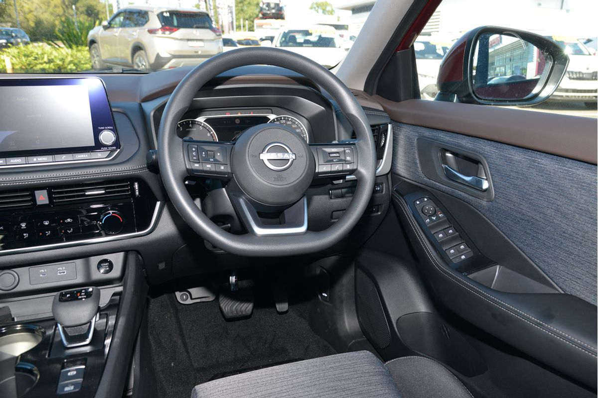 2024 Nissan X-TRAIL ST T33