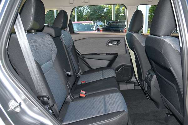 2025 Nissan X-TRAIL ST T33