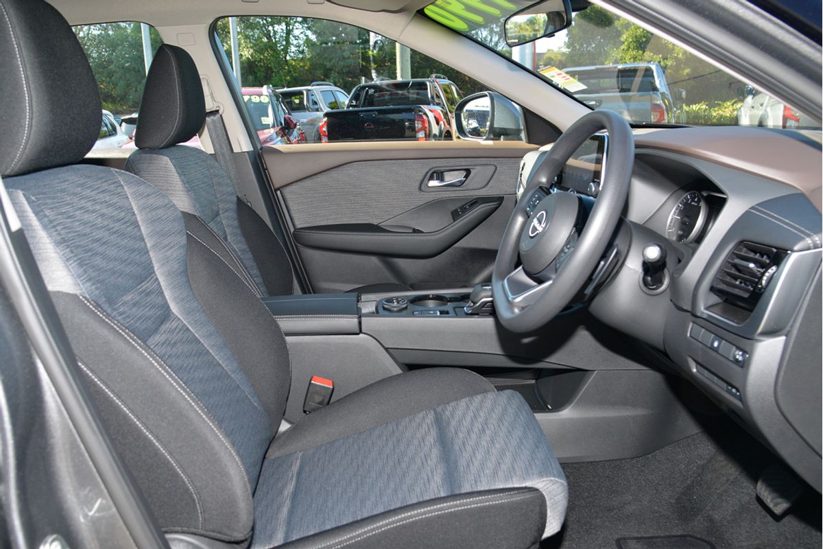 2025 Nissan X-TRAIL ST T33