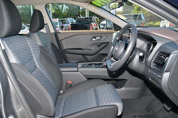 2025 Nissan X-TRAIL ST T33