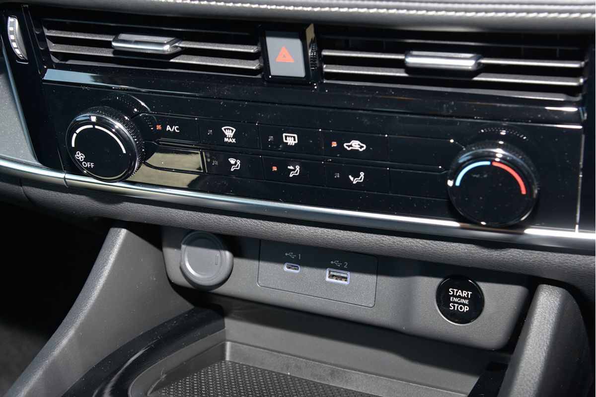 2025 Nissan X-TRAIL ST T33
