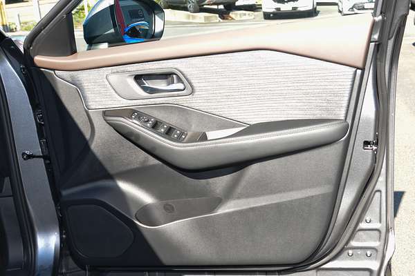 2025 Nissan X-TRAIL ST T33